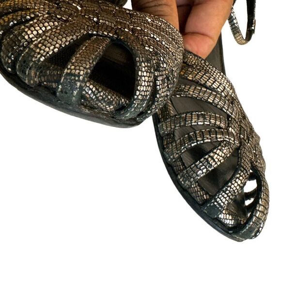 FENDI Metallic Caged Ankle Strap Leather Flats - Picture 5 of 10